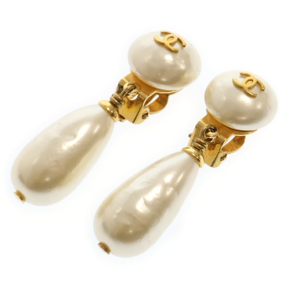 CHANEL(シャネル) ココマーク フェイクパール イヤリング ホワイト×ゴールド GP 96P アクセサリー