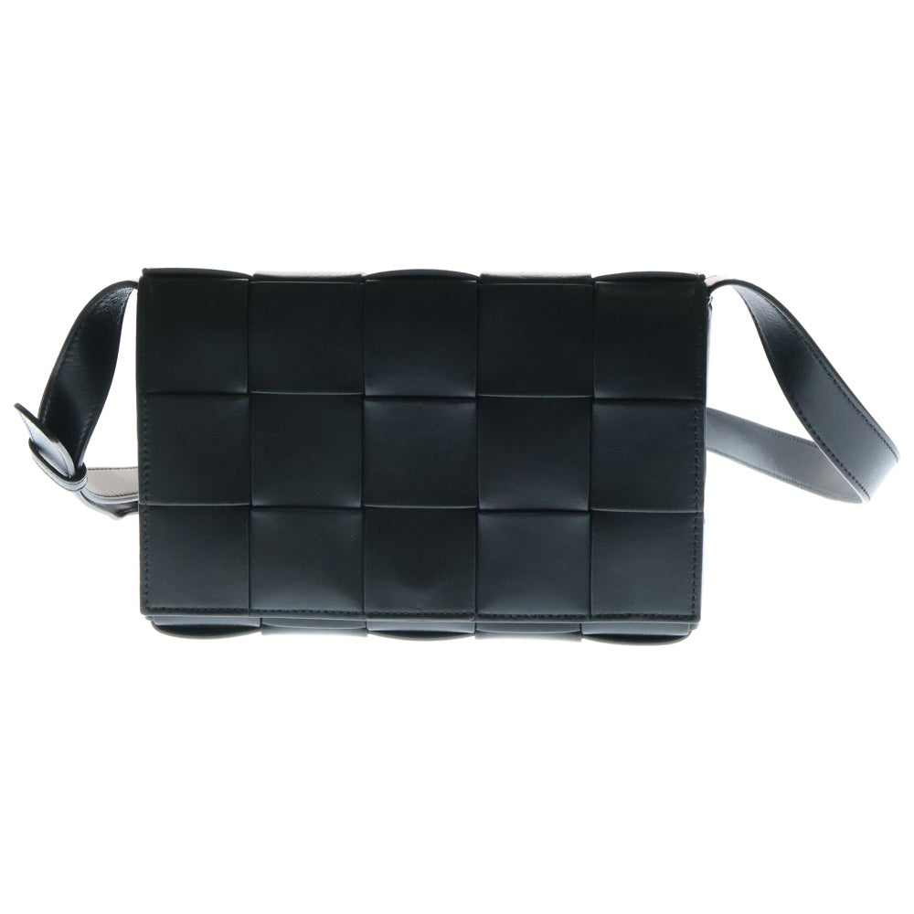 BOTTEGA VENETA(ボッテガヴェネタ) マキシイントレチャート カセット ベルトバッグ ショルダーバッグ ブラック シルバー金具 レザー