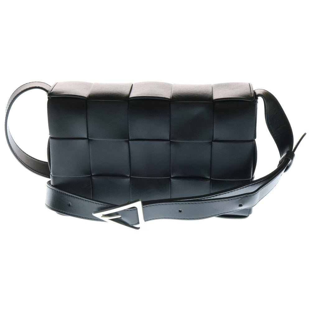 BOTTEGA VENETA(ボッテガヴェネタ) マキシイントレチャート カセット ベルトバッグ ショルダーバッグ ブラック シルバー金具 レザー