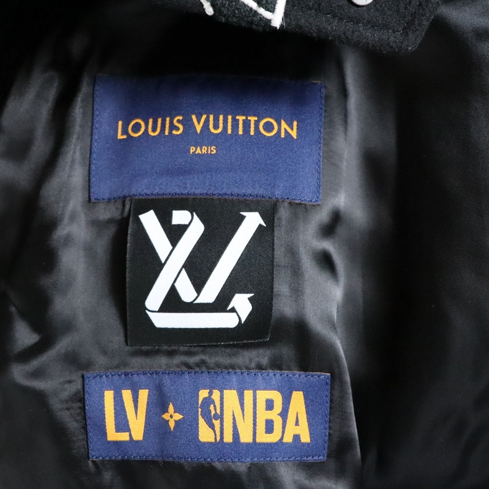 LOUIS VUITTON(ルイヴィトン) 21AW ×NBA LVロゴ刺繍 ウール レザー バスケットボール ジャケット スタジャン ブルゾン ブラック RM212M MJY HLL02E