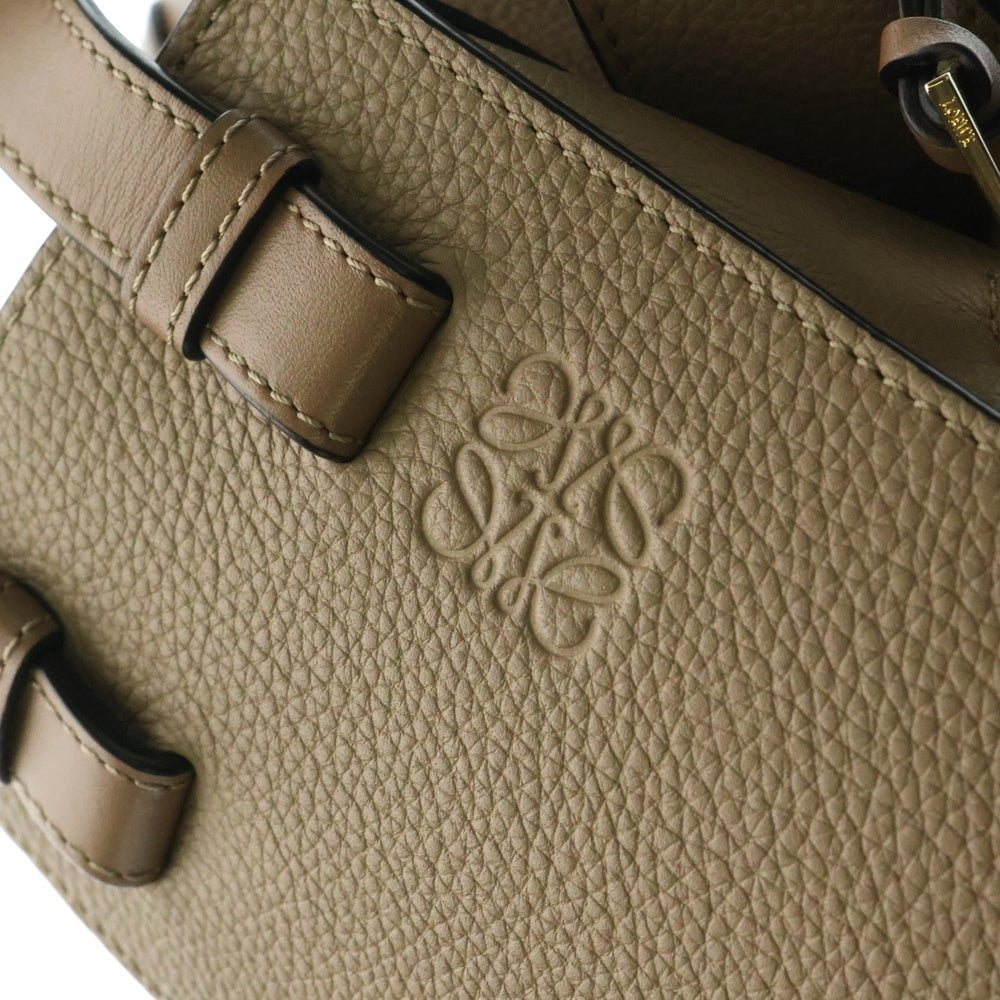 LOEWE(ロエベ) ハンモック スモール ショルダーバッグ ハンドバッグ ゴールド金具 ベージュ レザー