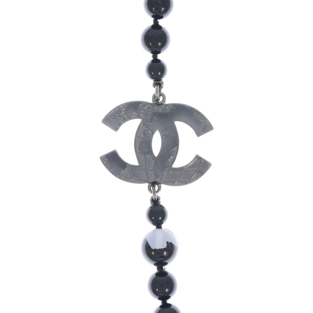 CHANEL(シャネル) ココマーク ロゴプレート 世界地図 ビーズ ロングネックレス ブラック A13K