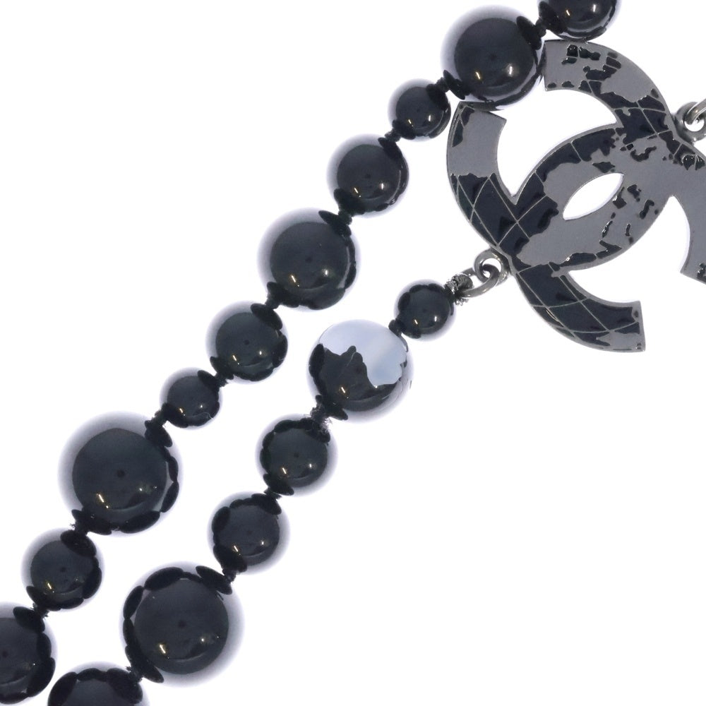CHANEL(シャネル) ココマーク ロゴプレート 世界地図 ビーズ ロングネックレス ブラック A13K