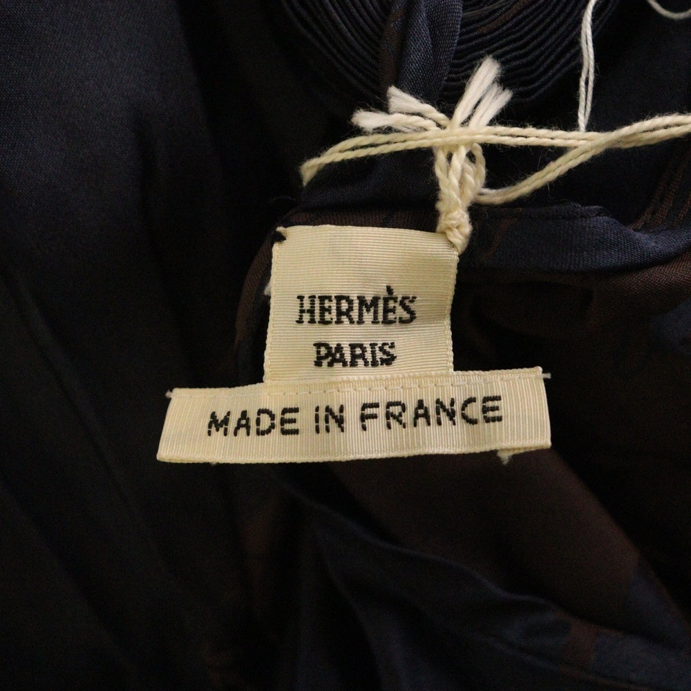 HERMES(エルメス) Hロゴ 馬車柄 セリエボタン ジャガード プリーツカラー 比翼 ロングスリーブ 長袖 シャツ ブラウス ネイビー/ブラウン レディース