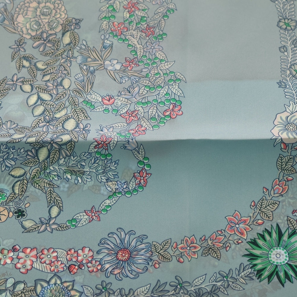 HERMES(エルメス) カレ90 Bride de gala en fleurs ブリッド・ドゥ・ガラ・アン・フルール ブルー シルク スカーフ