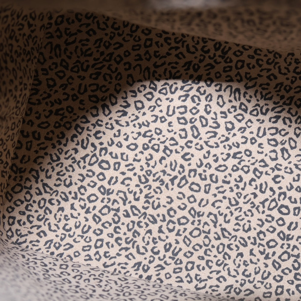 Cartier(カルティエ) パンテール ロゴプレート レザー ワンショルダーバッグ シルバー金具 ブラック