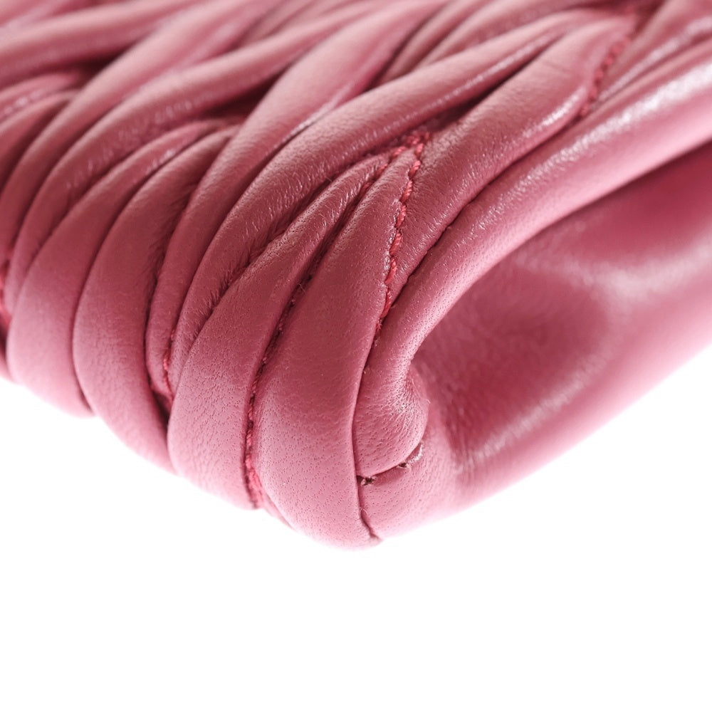 miumiu(ミュウミュウ) マテラッセ セカンドバッグ クラッチバッグ ポーチ ピンク レザー ゴールド金具 レディース