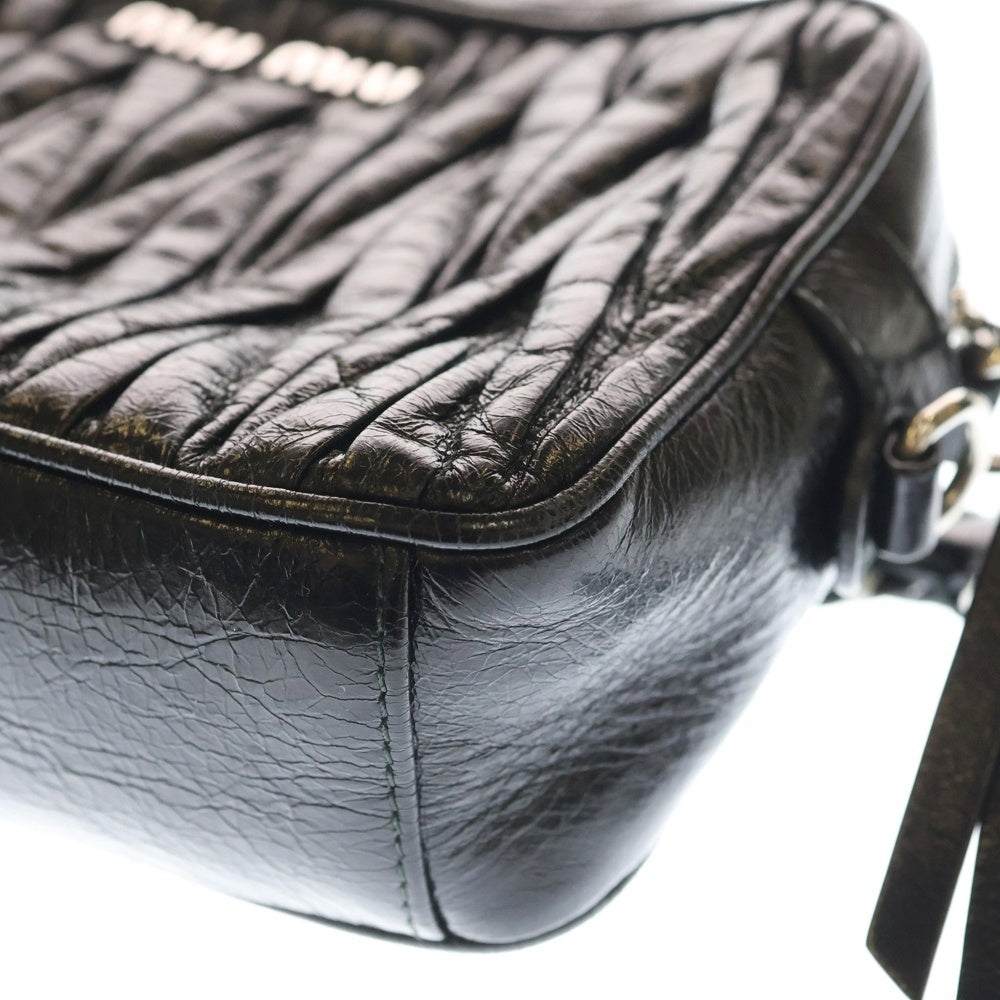 miumiu(ミュウミュウ) マテラッセ ショルダーバッグ ポケットチャーム ブラック レザー シルバー金具 レディース