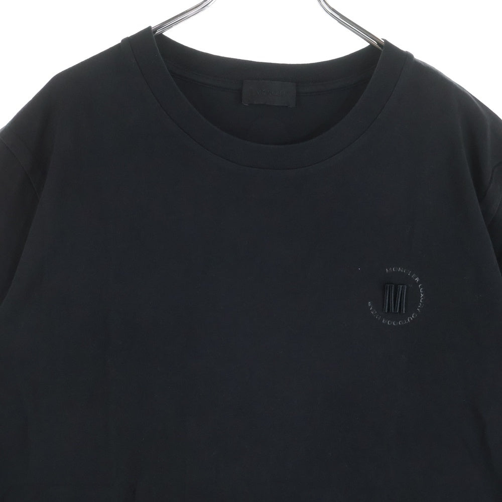 MONCLER(モンクレール) 22SS Mロゴバックプリント ワンポイント刺繍 クルーネック 半袖Tシャツ カットソー ブラック H10918C00026 829H8