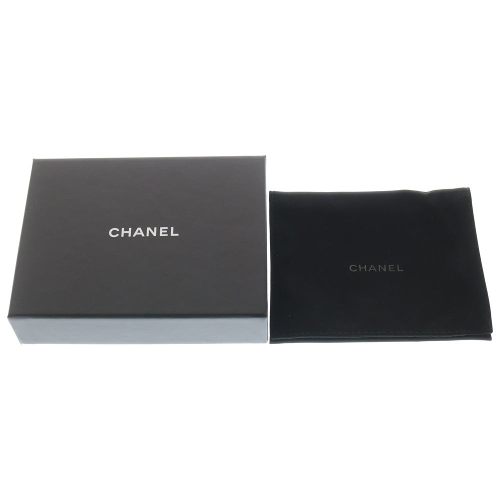 CHANEL(シャネル) マトラッセ 三つ折りコンパクトウォレット キャビアスキン ゴールド金具 ホワイト AP0230B レディース