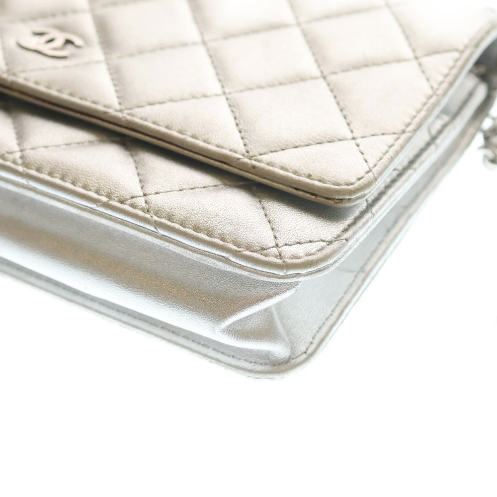 CHANEL(シャネル) マトラッセ チェーンウォレット ショルダーバッグ シルバー ラムスキン シルバー金具 レディース