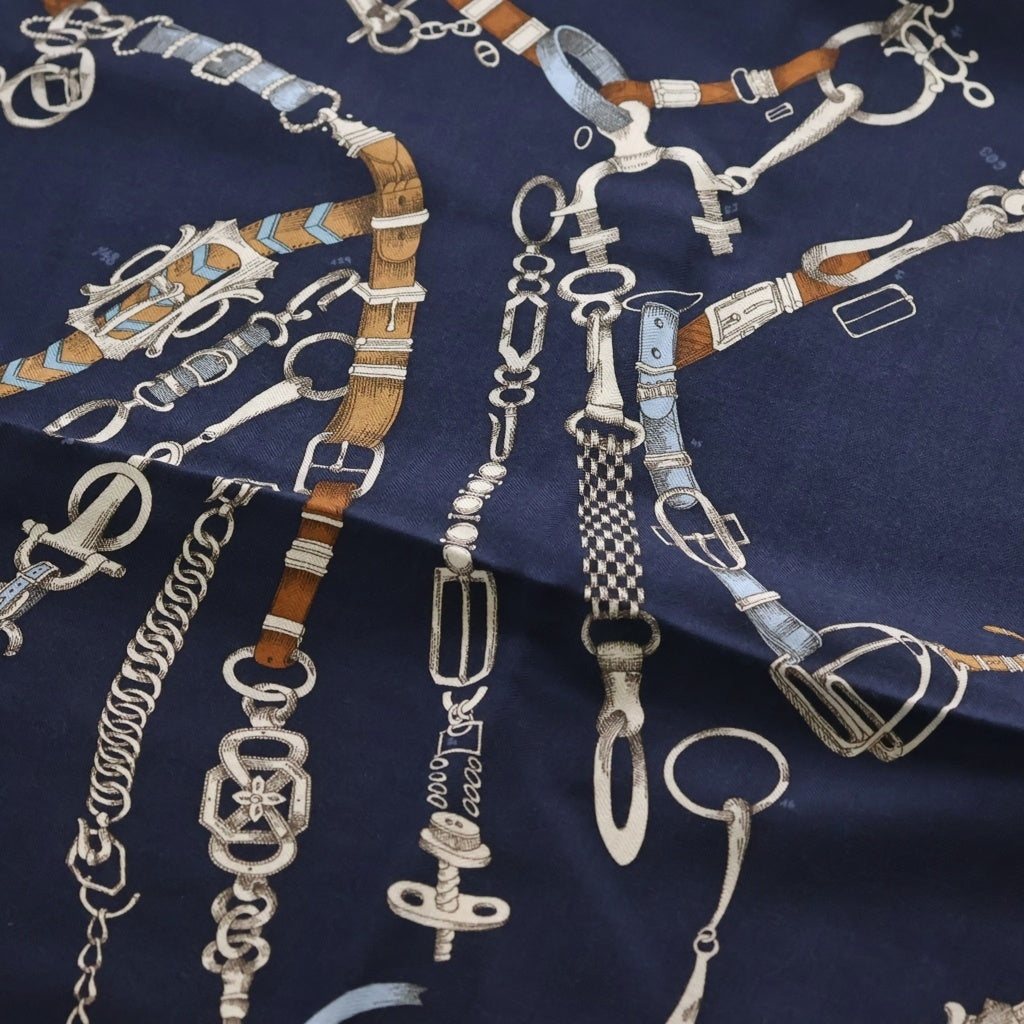HERMES(エルメス) カレジェアン 140 CHEVAUX DE CHAINES シルク カシミヤ スカーフ ネイビー レディース