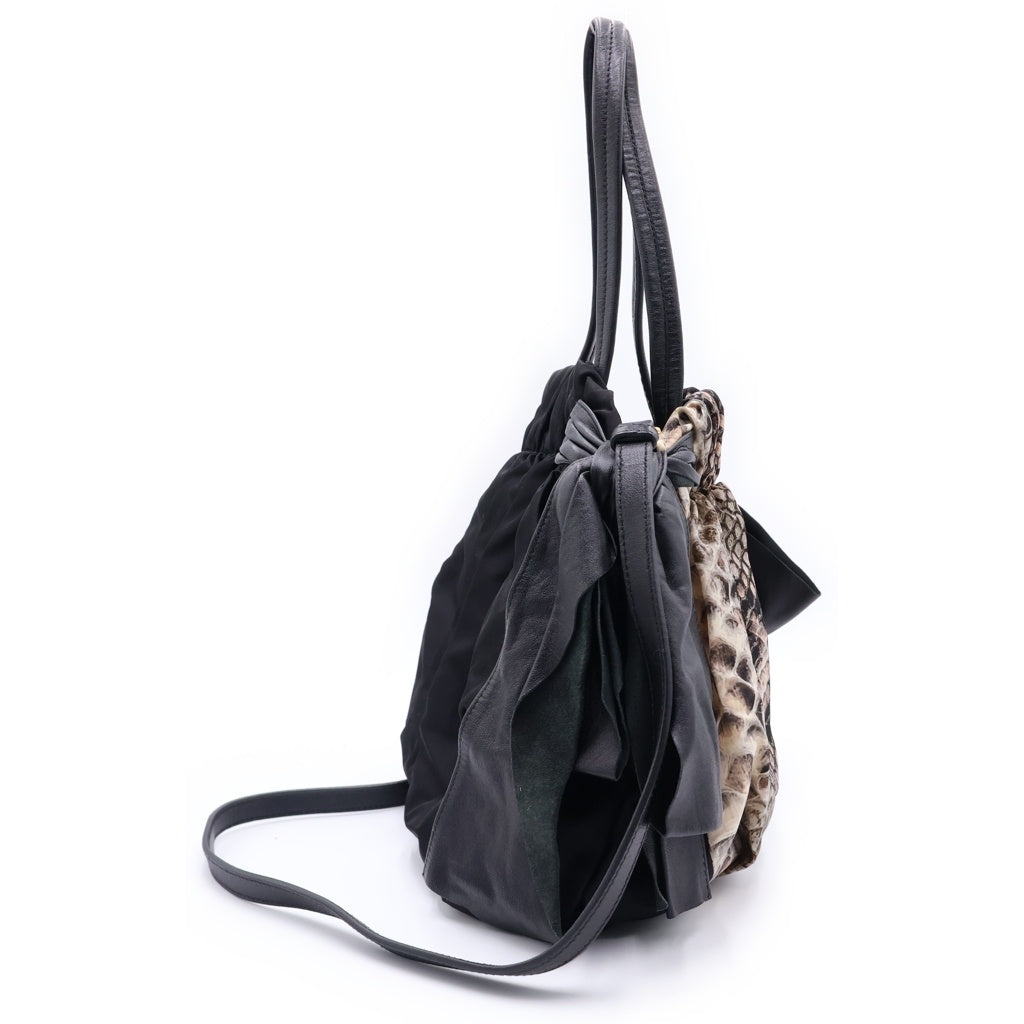 PRADA(プラダ) テスートナイロン サイドリボン パイソン柄 プリントハンドバッグ ブラック ゴールド金具 レディース