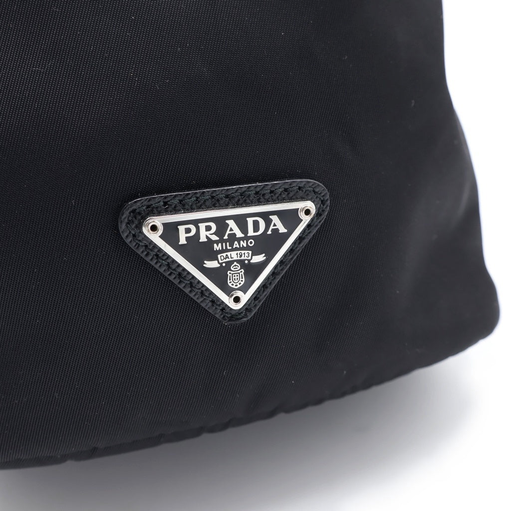 PRADA(プラダ) 巾着ポーチ トライアングルロゴ リナイロン テスート ブラック 1NS369 レディース