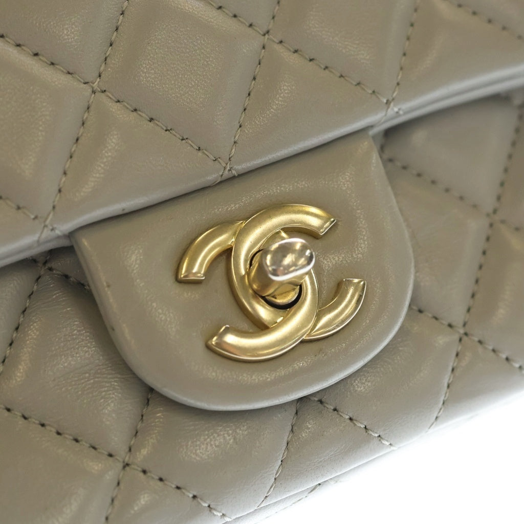 CHANEL(シャネル) ミニ マトラッセ20 ココボール Sフラップ ラムスキン レザー Sチェーンショルダーバッグ グレー ゴールド金具 プレート レディース