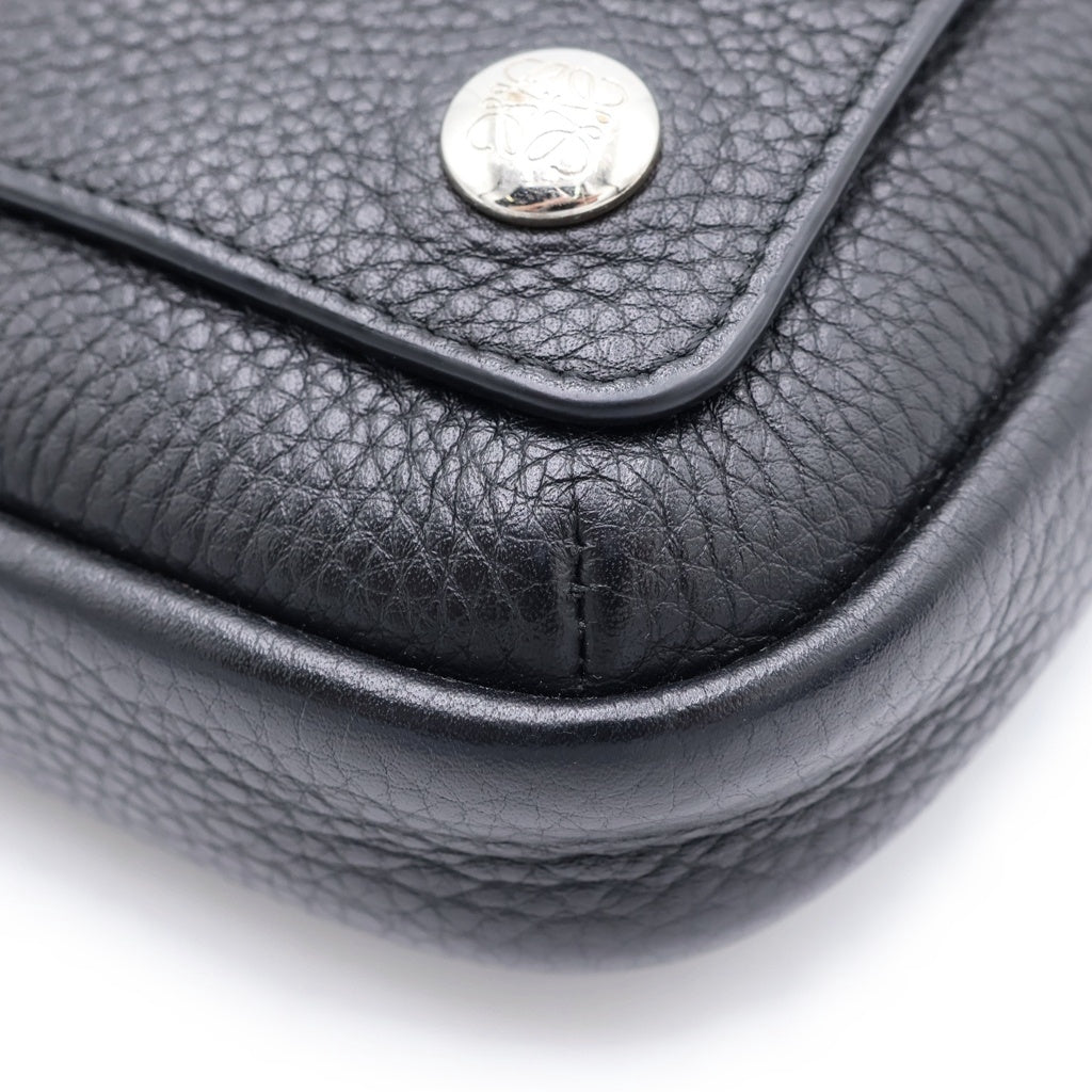 LOEWE(ロエベ) ペブル メッセンジャーバッグ スモール ショルダーバッグ サプルグレインカーフ レザー ロゴ ブラック BANBPCBX01