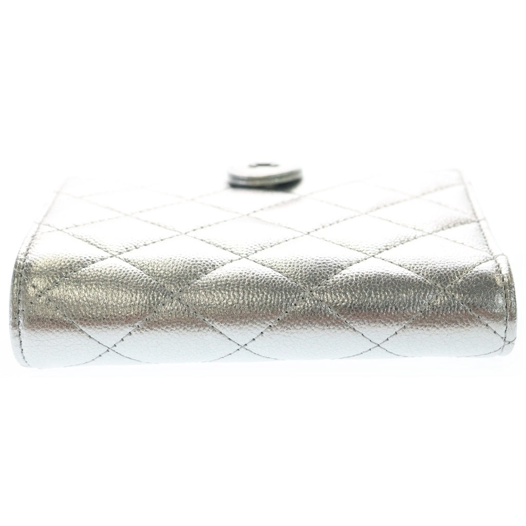 CHANEL(シャネル) パスポートケース ホルダー シルバー キャビアスキン AP3791 シルバー金具 レディース