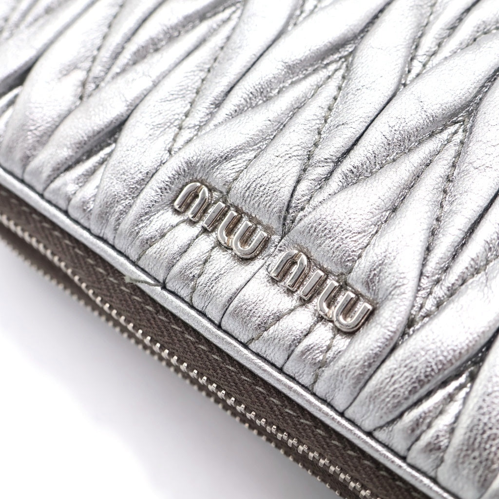 miumiu(ミュウミュウ) マテラッセ ミニハンドバッグ ポーチ ケース シルバー レザー シルバー金具 レディース