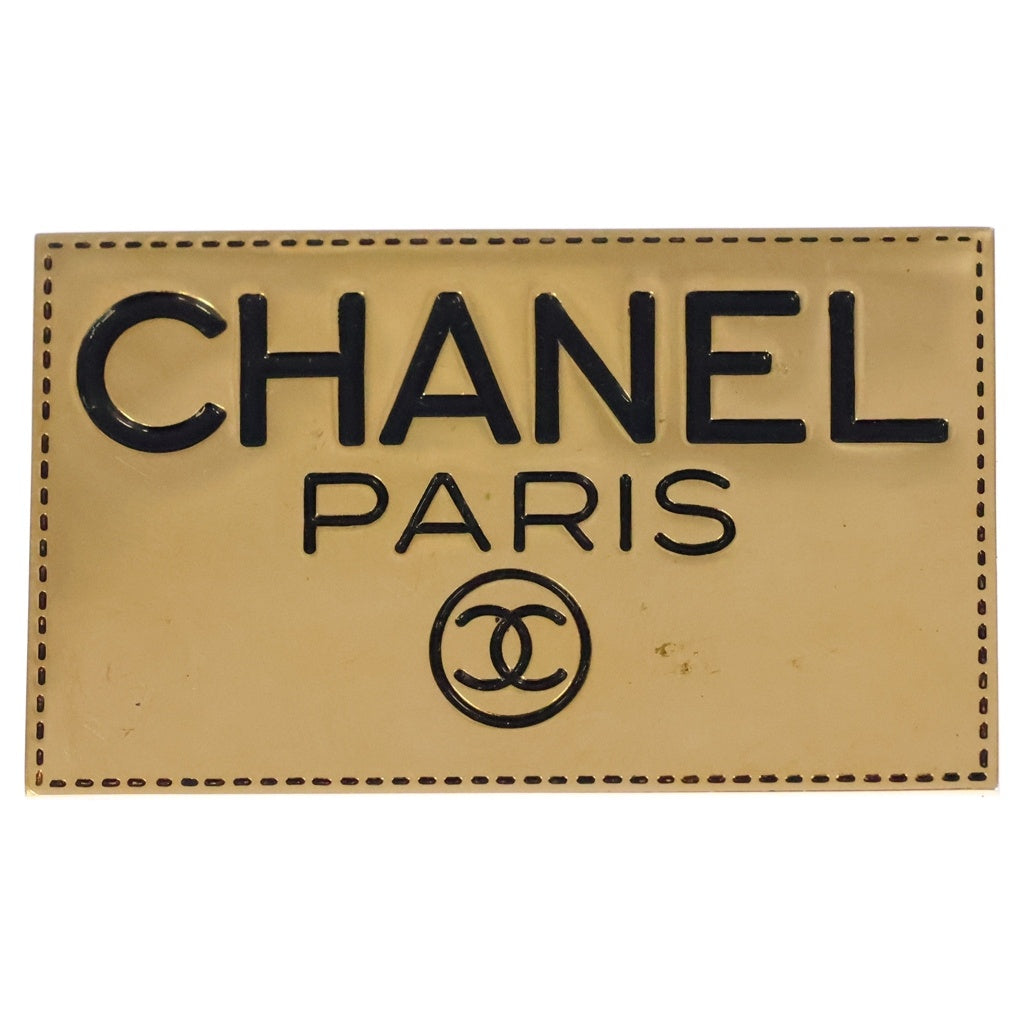 CHANEL(シャネル) ロゴプレート ピンバッジ ブローチ ゴールド GP レディース