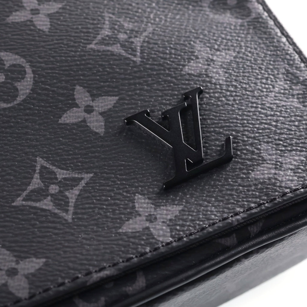 LOUIS VUITTON(ルイヴィトン) モノグラムエクリプス ディストリクトPM ショルダーバッグ ブラック レザー×PVC M44000 シルバー金具 レディース
