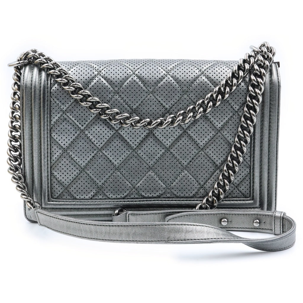 CHANEL(シャネル) ボーイシャネル チェーンショルダーバッグ ハンドバッグ パンチング ラージ シルバー ラムスキン シルバー金具 シール、カード付き A67086 レディース