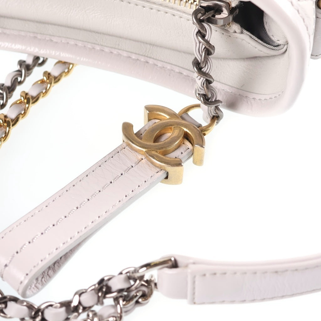 CHANEL(シャネル) ガブリエルドゥシャネル スモール チェーンショルダーバッグ ライトグレー レザー A91810 ゴールド×シルバー金具 レディース