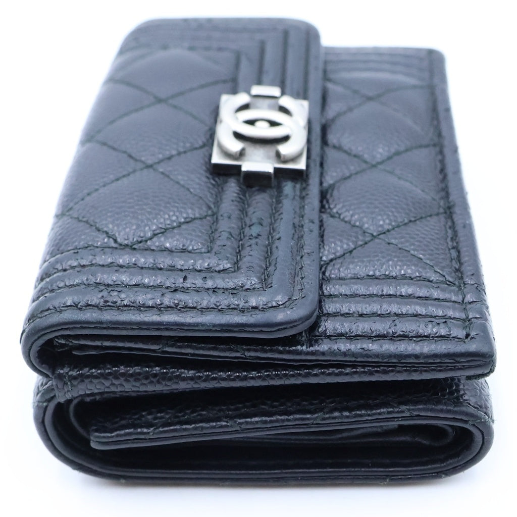 CHANEL(シャネル) ボーイシャネル 三つ折り財布 コンパクトウォレット コインケース ブラック キャビアスキン 25番台 シルバー金具 レディース
