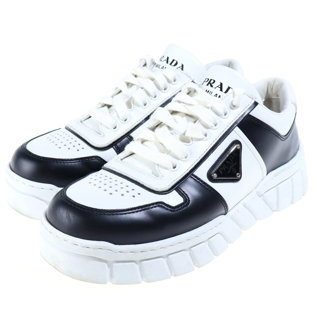 PRADA(プラダ) トライアングルロゴプレート レザー ローカットシューズ スニーカー ホワイト/ブラック 2EE378