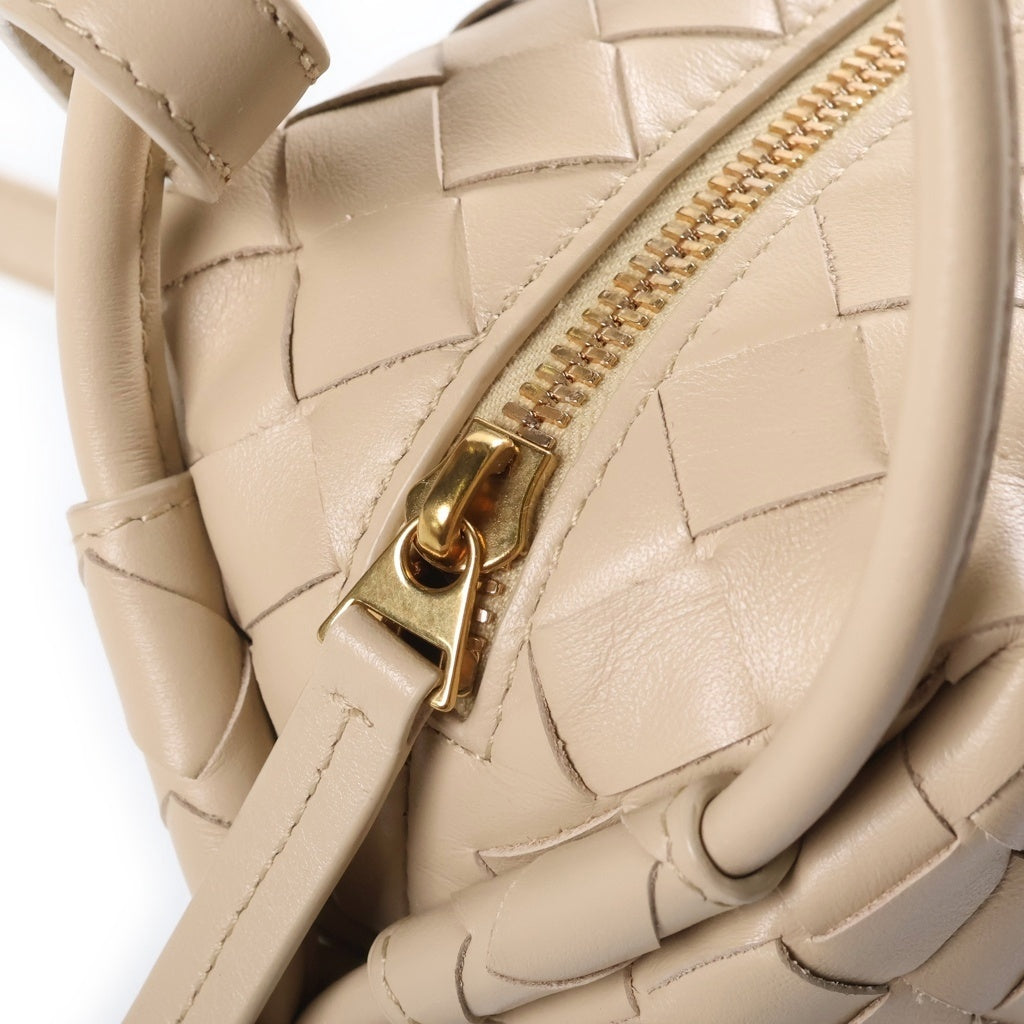 BOTTEGA VENETA(ボッテガヴェネタ) イントレチャート ミニループ ショルダーバック アイボリー レザー ゴールド金具 レディース
