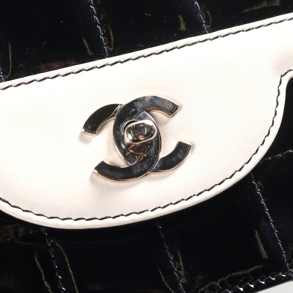 CHANEL(シャネル) チョコバー バイカラー チェーンショルダーバッグ ブラック×ホワイト パテントレザー 6番台 シルバー金具 レディース
