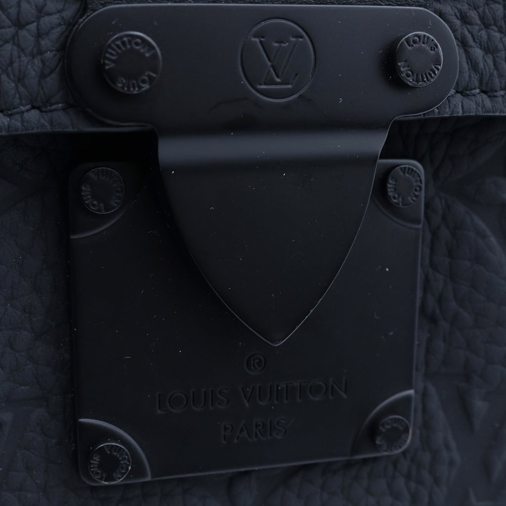 LOUIS VUITTON(ルイヴィトン) モノグラム トリヨン Sロック ヴェルティカル ウェアラブル M81524 レディース