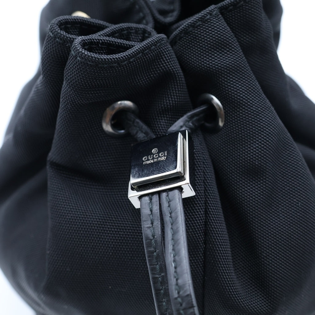 GUCCI(グッチ) 巾着ポーチ ブラック キャンバス