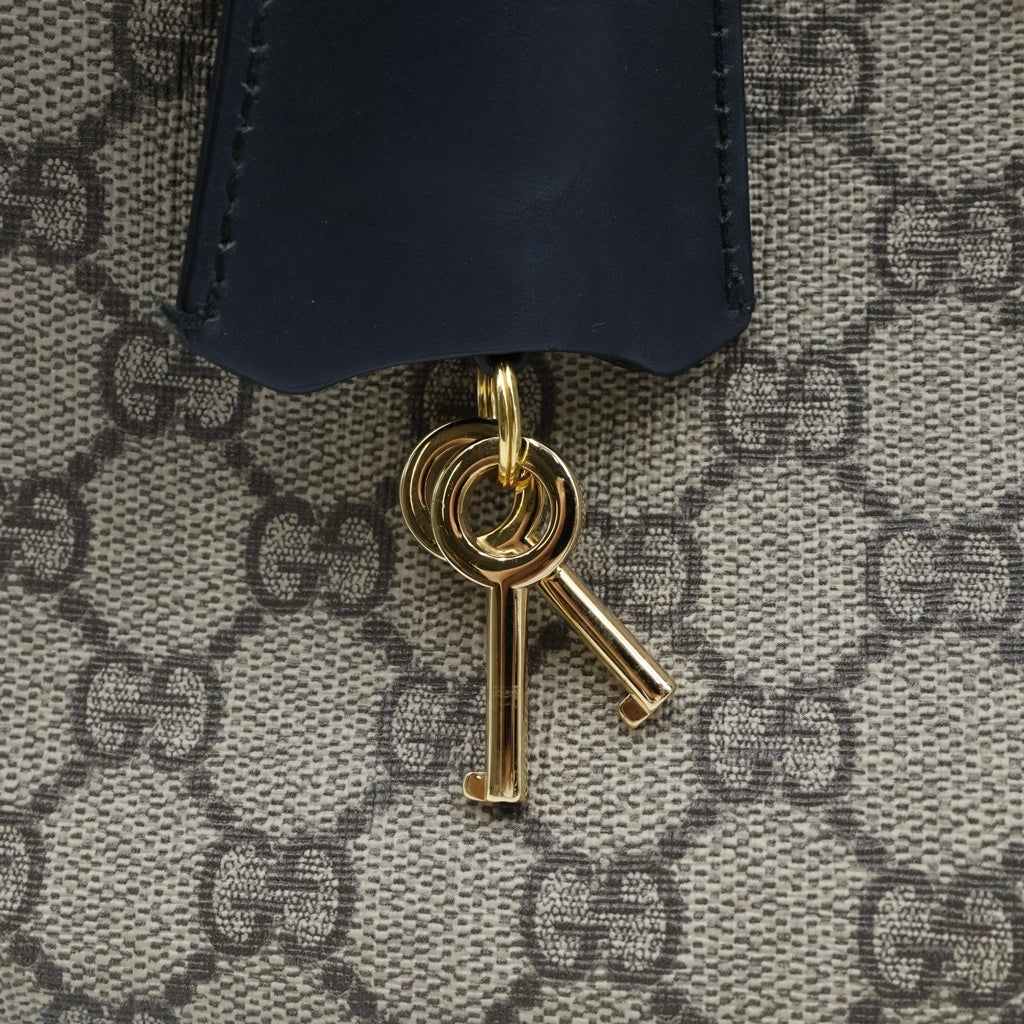 GUCCI(グッチ) パドロック GG ミディアム ショルダー チェーンショルダー PVC レザー ゴールド金具 ベージュ/ブラック レディース