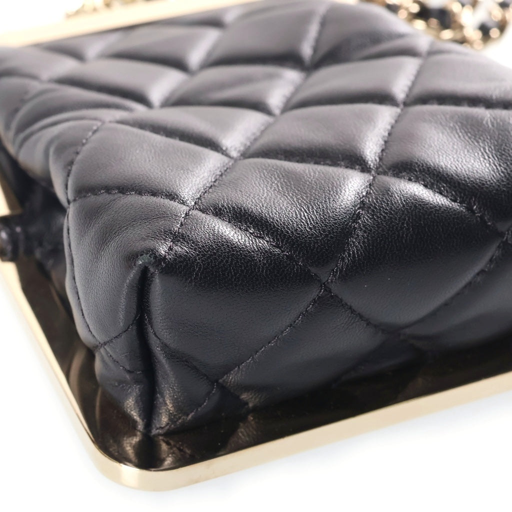 CHANEL(シャネル) マトラッセ ミニクラッチ 黒 プラスチック×ラムスキン GD金具 AP2496 レディース