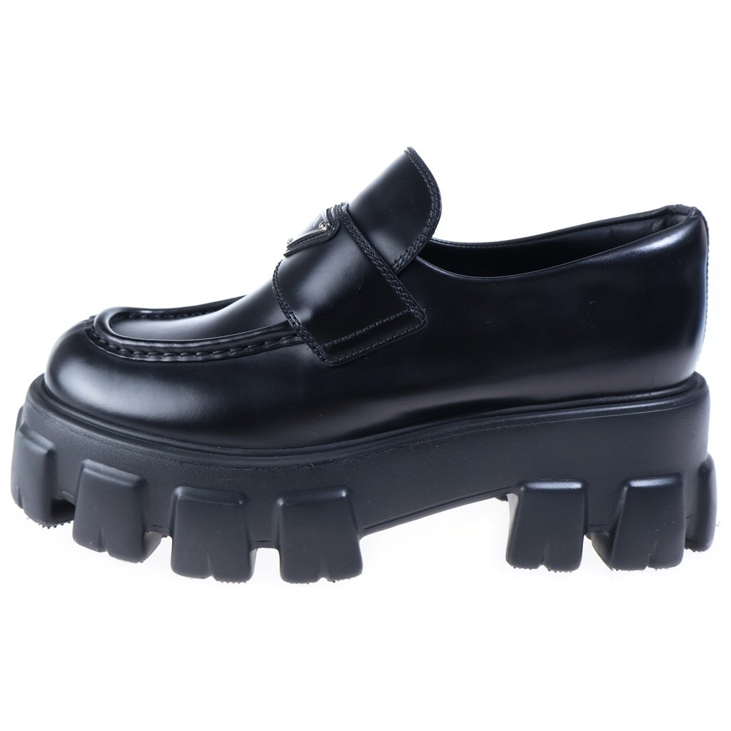 PRADA(プラダ) モノリス トライアングルロゴプレートローファー 三角ロゴ ブラック レディース