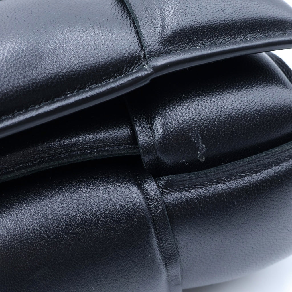 BOTTEGA VENETA(ボッテガヴェネタ) パデッドカセット ショルダーバッグ ブラック レザー レディース