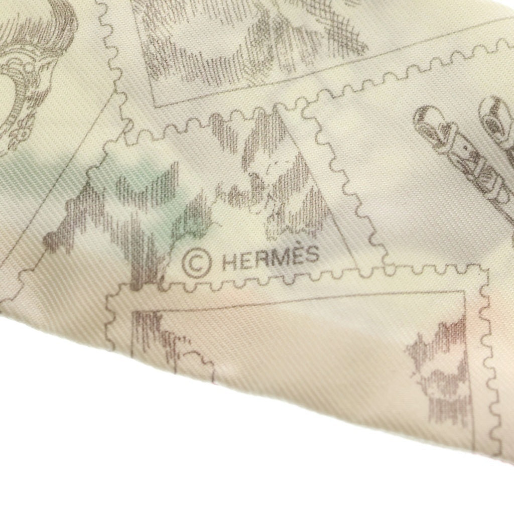HERMES(エルメス) ツイリー LE PHILATELISTE DU FAUBOURG フォーブルの切手愛好家 スカーフ シルク ホワイト/グリーン レディース