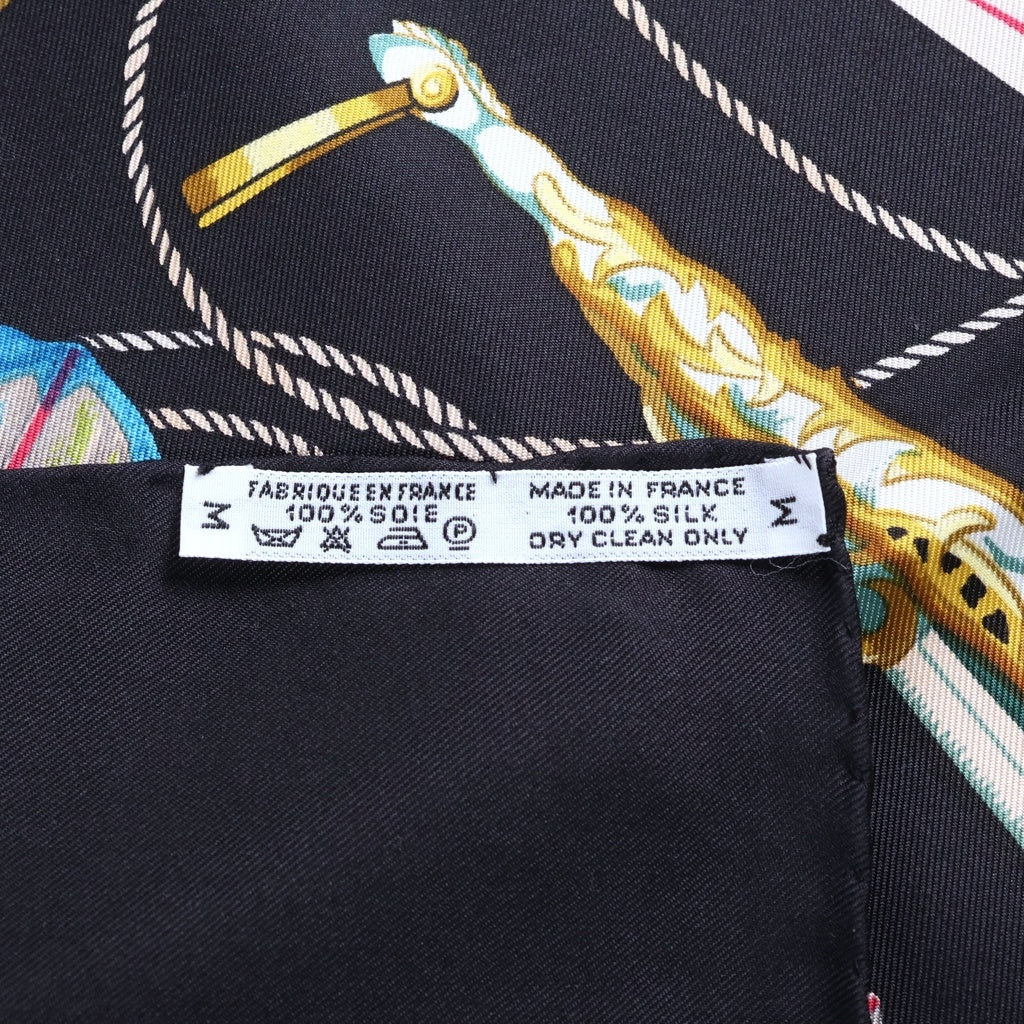 HERMES(エルメス) カレ90 シルクスカーフ BRISE de CHARME 魅惑のそよ風 ブラック×マルチカラー レディース