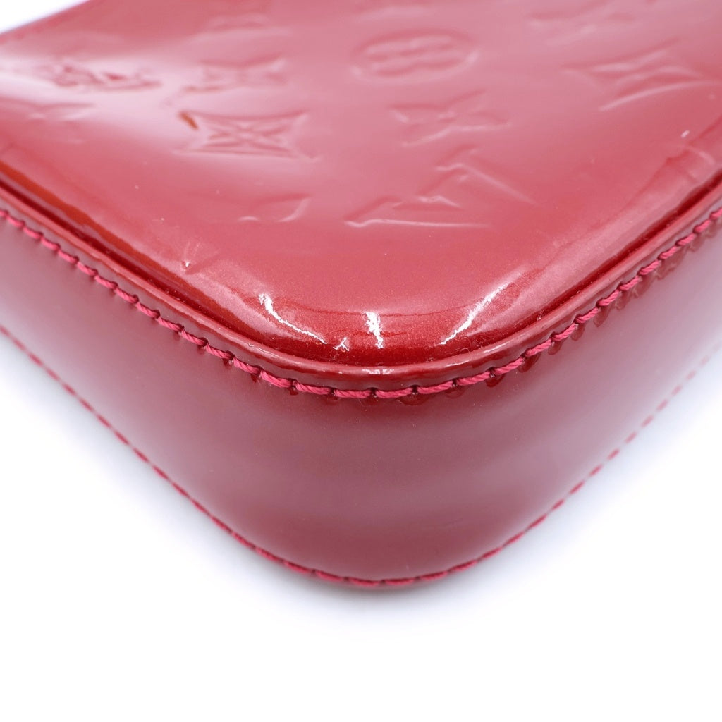 LOUIS VUITTON(ルイヴィトン) モノグラム ヴェルニ ポシェットアクセソワール ハンドバッグ レッド エナメル×レザー M91577 レディース