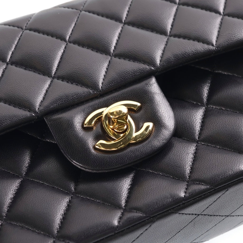 CHANEL(シャネル) マトラッセ23 ダブルフラップ ダブルチェーンショルダーバッグ ブラック ラムスキン 16番台 ゴールド金具 レディース