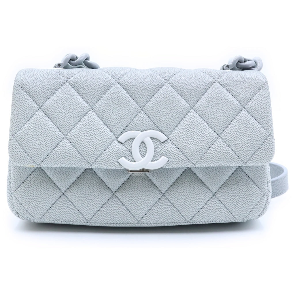 CHANEL(シャネル) ミニマトラッセ シングルフラップ ショルダーバッグ ライトグレー キャビアスキン ランダムプレート レディース