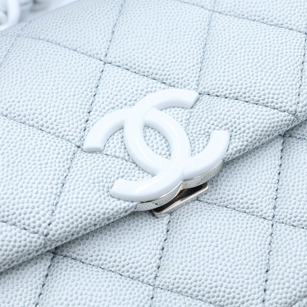 CHANEL(シャネル) ミニマトラッセ シングルフラップ ショルダーバッグ ライトグレー キャビアスキン ランダムプレート レディース