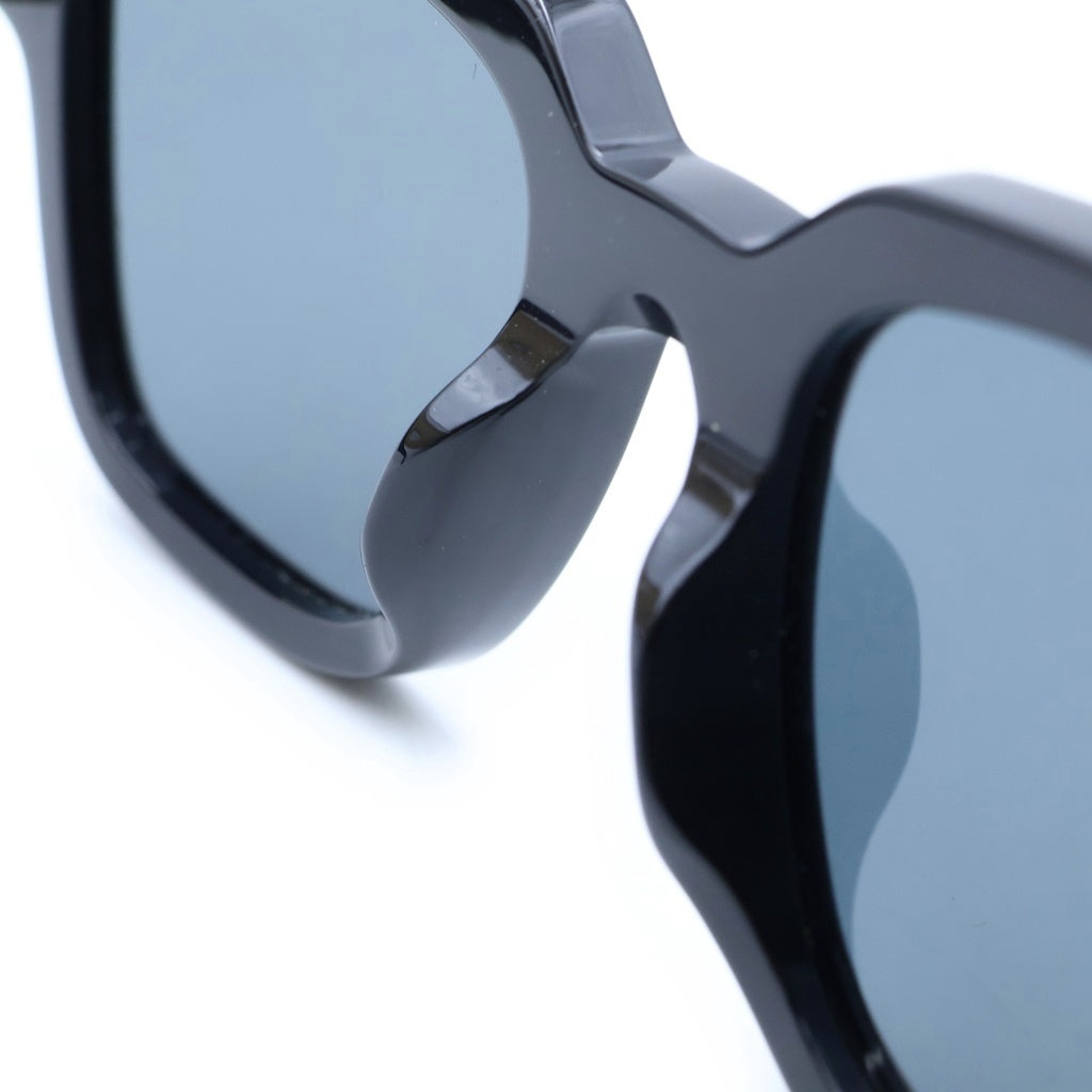 LOUIS VUITTON(ルイヴィトン) LVエスケイプ スクエア サングラス アイウェア ブラック 53□22 Z1496E 眼鏡