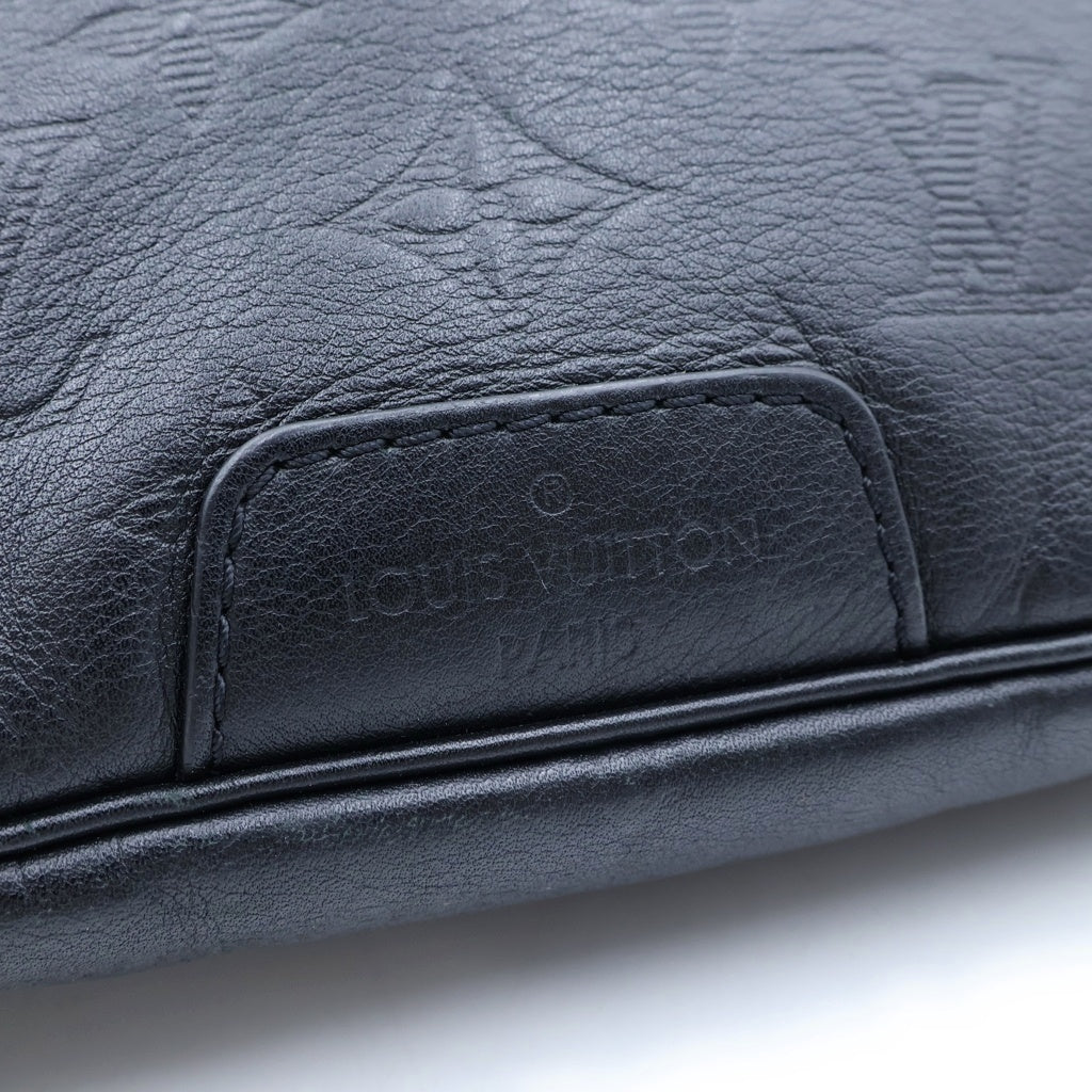 LOUIS VUITTON(ルイヴィトン) モノグラムシャドウ ディスカバリー バムバッグPM レザー ボディ ショルダーバッグ ブラック M46036 レディース