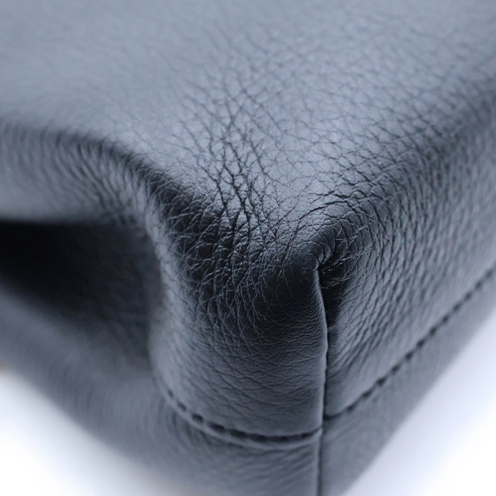 CELINE(セリーヌ) ニュースペーパー ミディアム チェーンショルダーバッグ ブラック レザー レディース