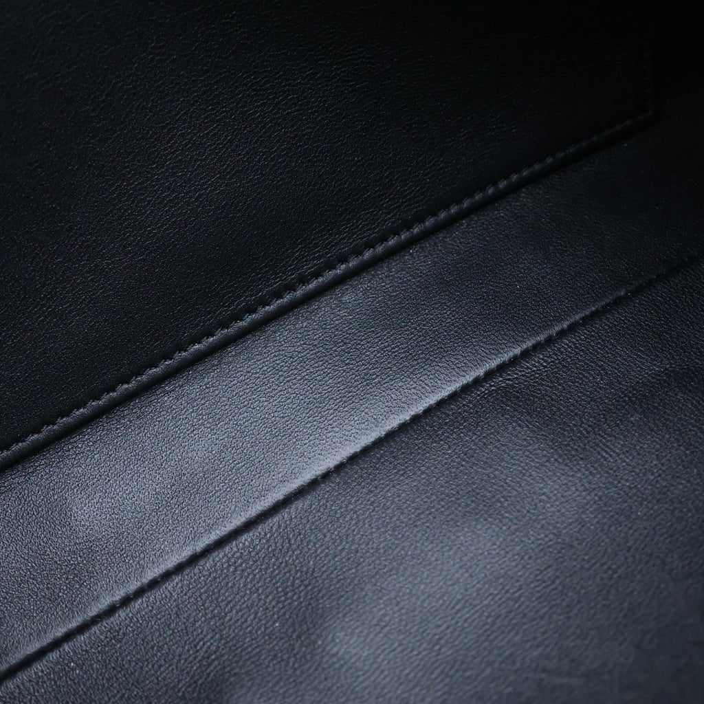 CELINE(セリーヌ) ニュースペーパー ミディアム チェーンショルダーバッグ ブラック レザー レディース
