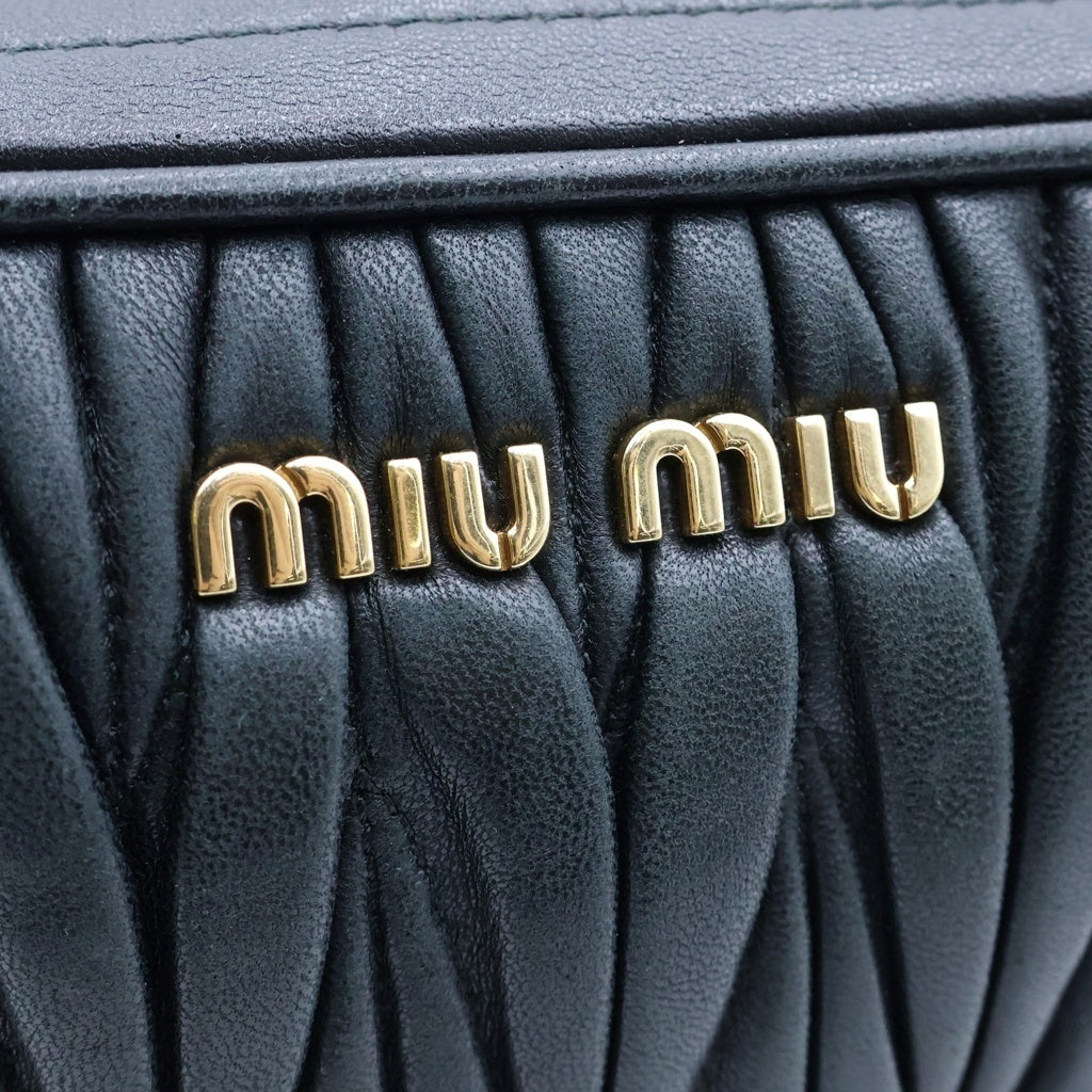 miumiu(ミュウミュウ) マテラッセ チェーンショルダーバッグ ミニバッグ ブラック ナッパレザー ゴールド金具 レディース