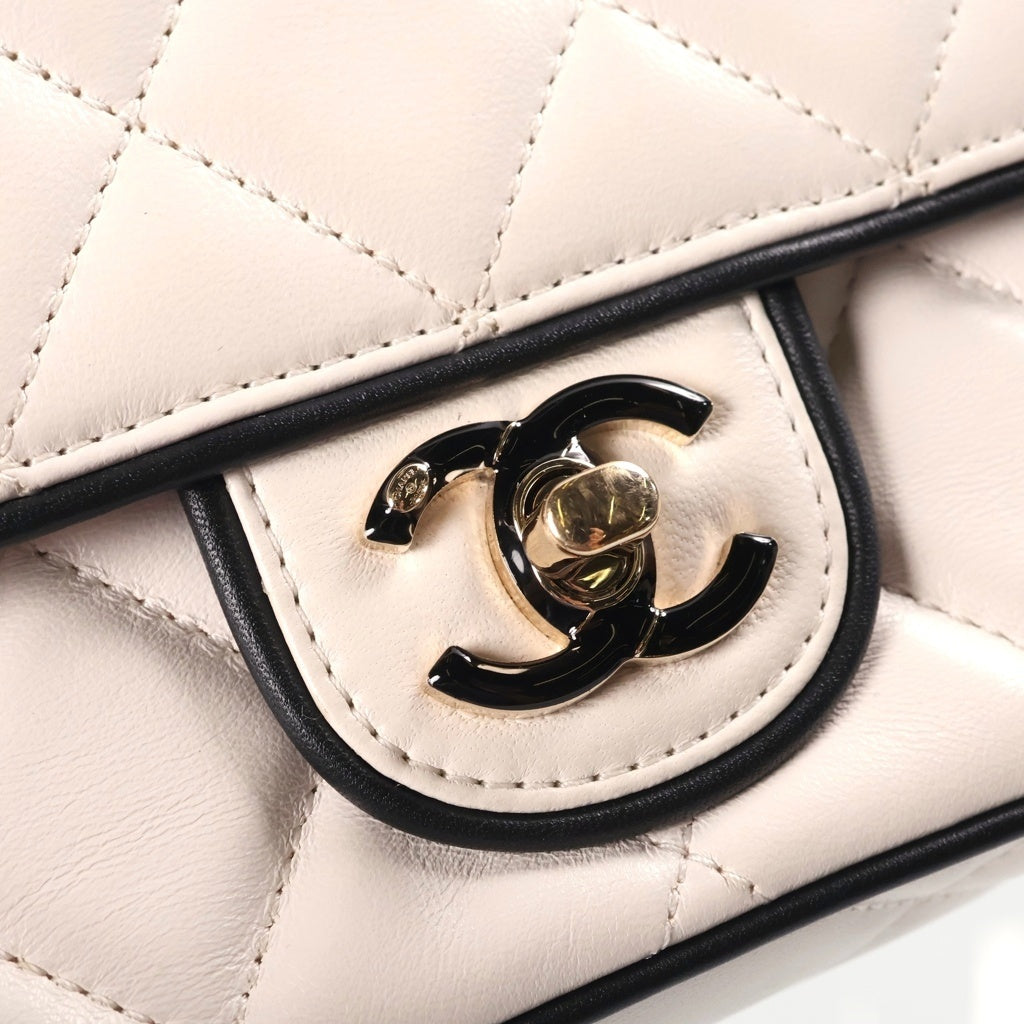 CHANEL(シャネル) マトラッセ SフラップSチェーンショルダーバッグ ホワイト×ブラック ラムスキン プレートシリアル AP4512 ゴールド金具