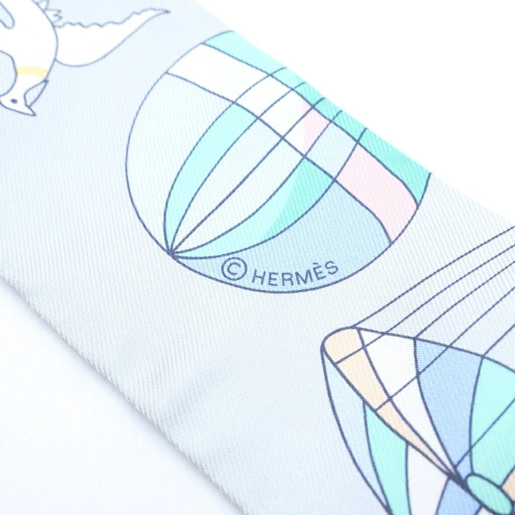 HERMES(エルメス) ツイリー 大空の狂気 シルクスカーフ ライトブルー グレー