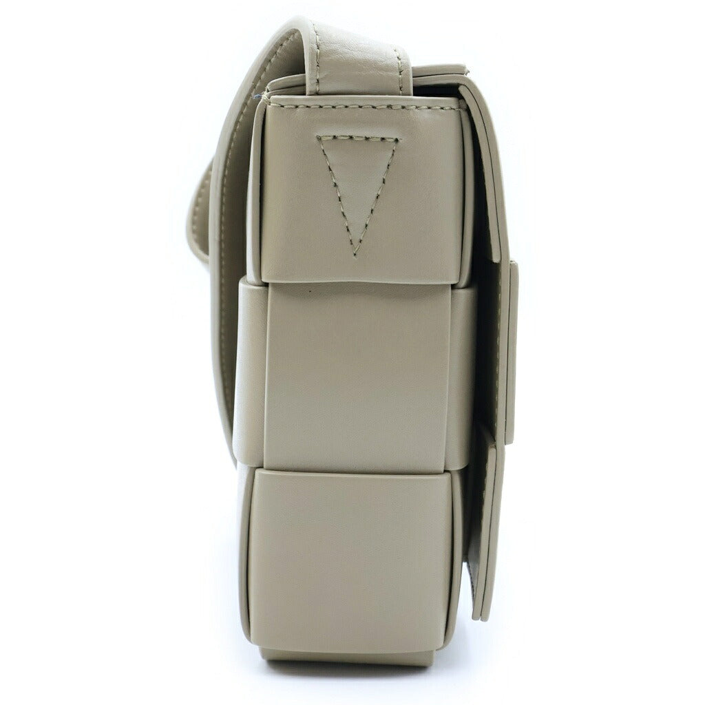 BOTTEGA VENETA(ボッテガヴェネタ) カセット ショルダーバッグ グレージュ ベージュ レザー 578004VMAY1